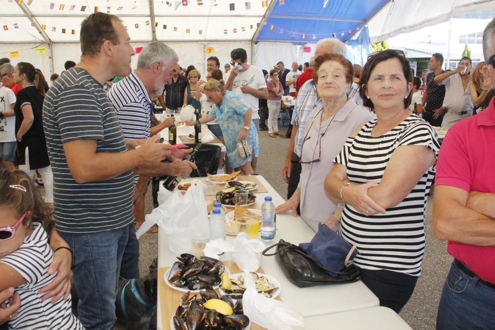 La Festa do Mexillón agota 5 toneladas de bivalvo y se convierte en un altavoz para exigir un auditorio