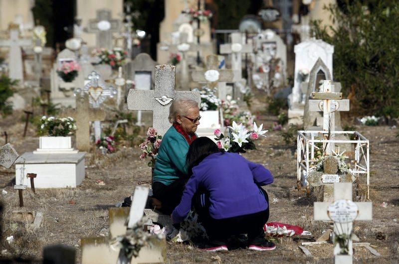 Día de Todos los Santos en el Cementerio de Zaragoza