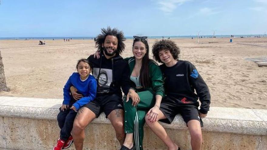 Marcelo, jugador del Real Madrid, se salta el confinamiento y posa con su familia en la playa de la Comunidad Valenciana