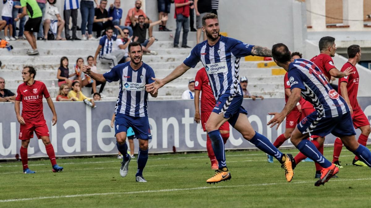 Raúl González, capitán del Alcoyano