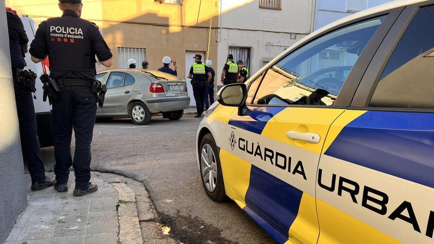 Un moment del dispositiu policial al barri del Culubret de Figueres