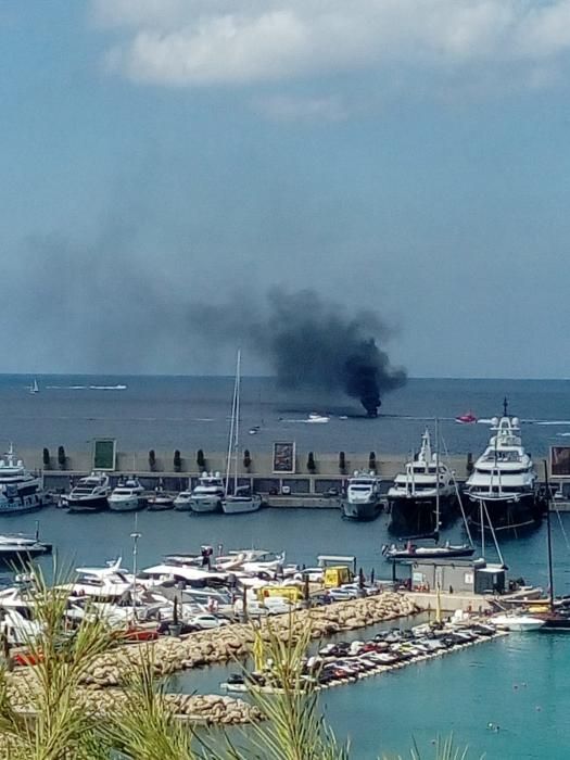 Arde una lancha en Port Adriano