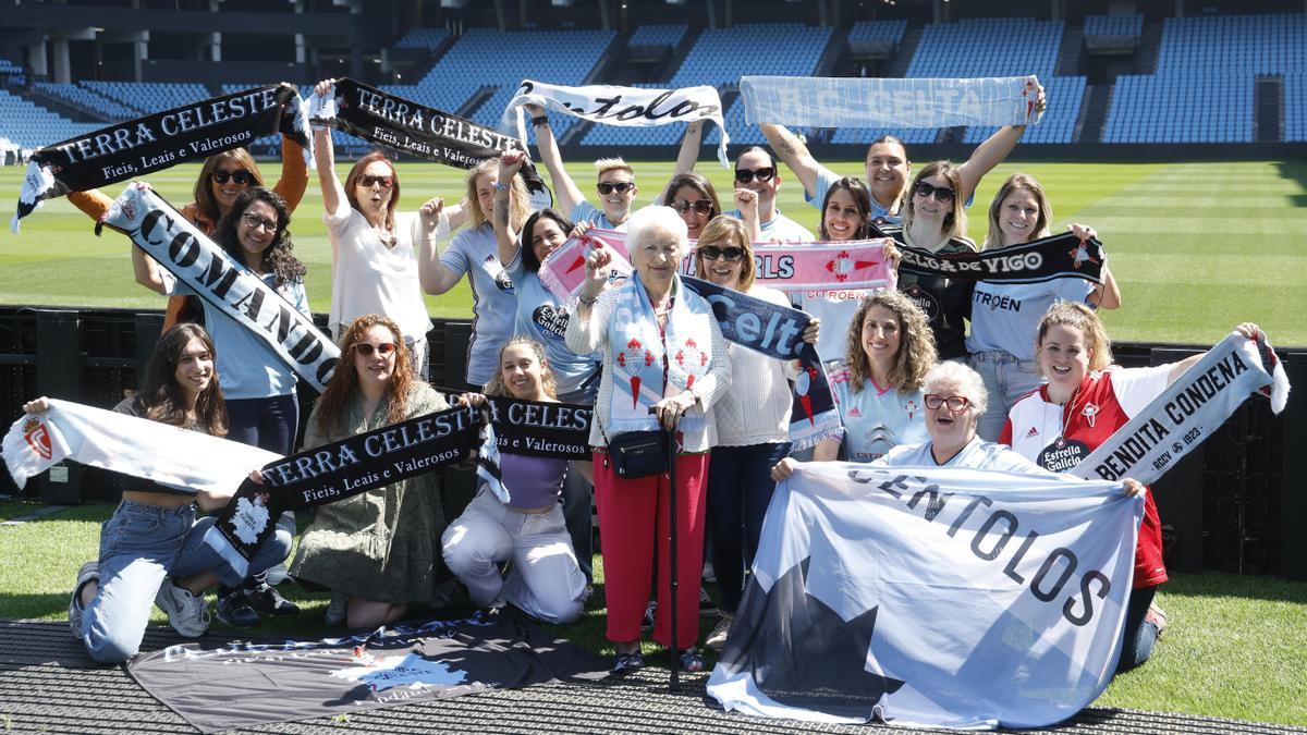 Alicia con aficionadas del Celta en Balaídos