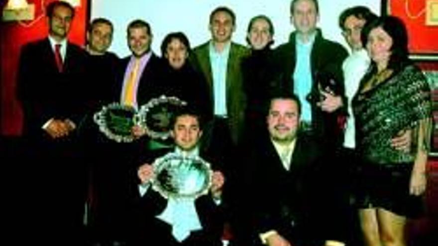 El Adecor, premiado en la Gala de la Federación Andaluza de Voleibol como el mejor equipo