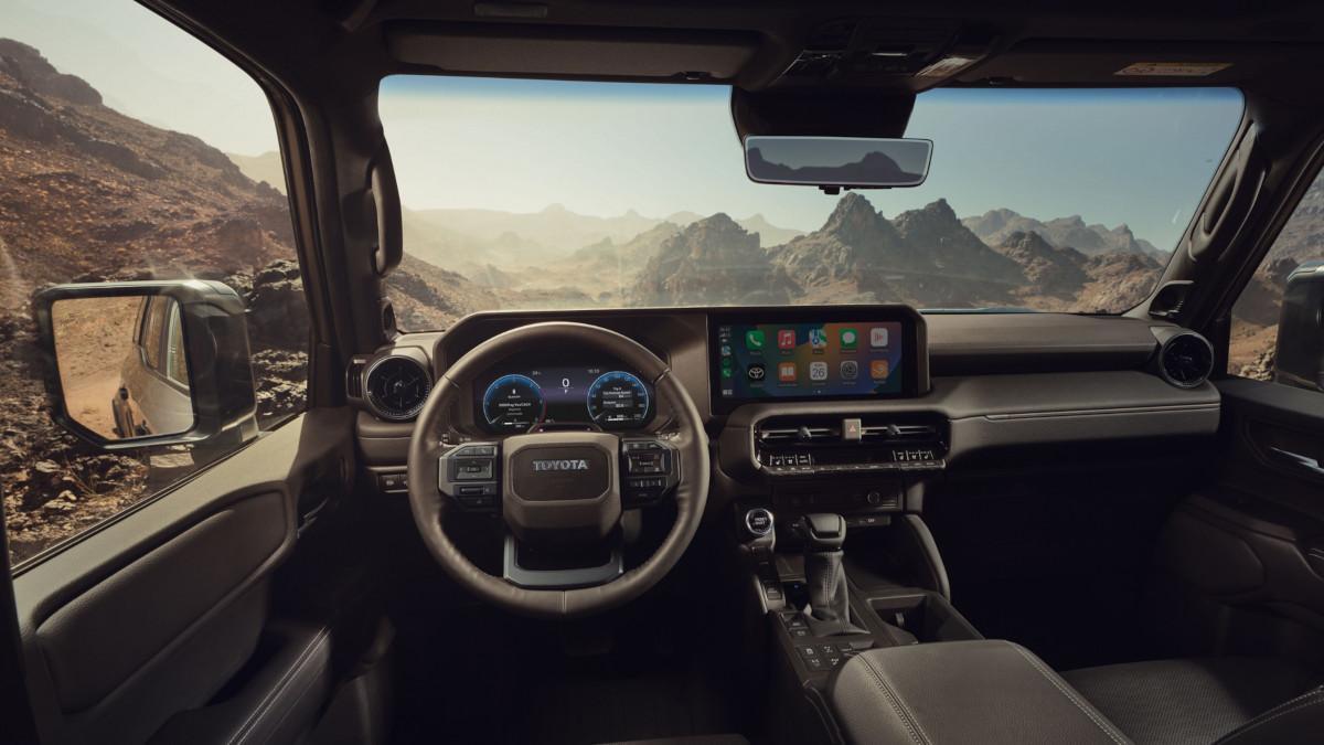Interior del Toyota Land Cruiser 250 VX