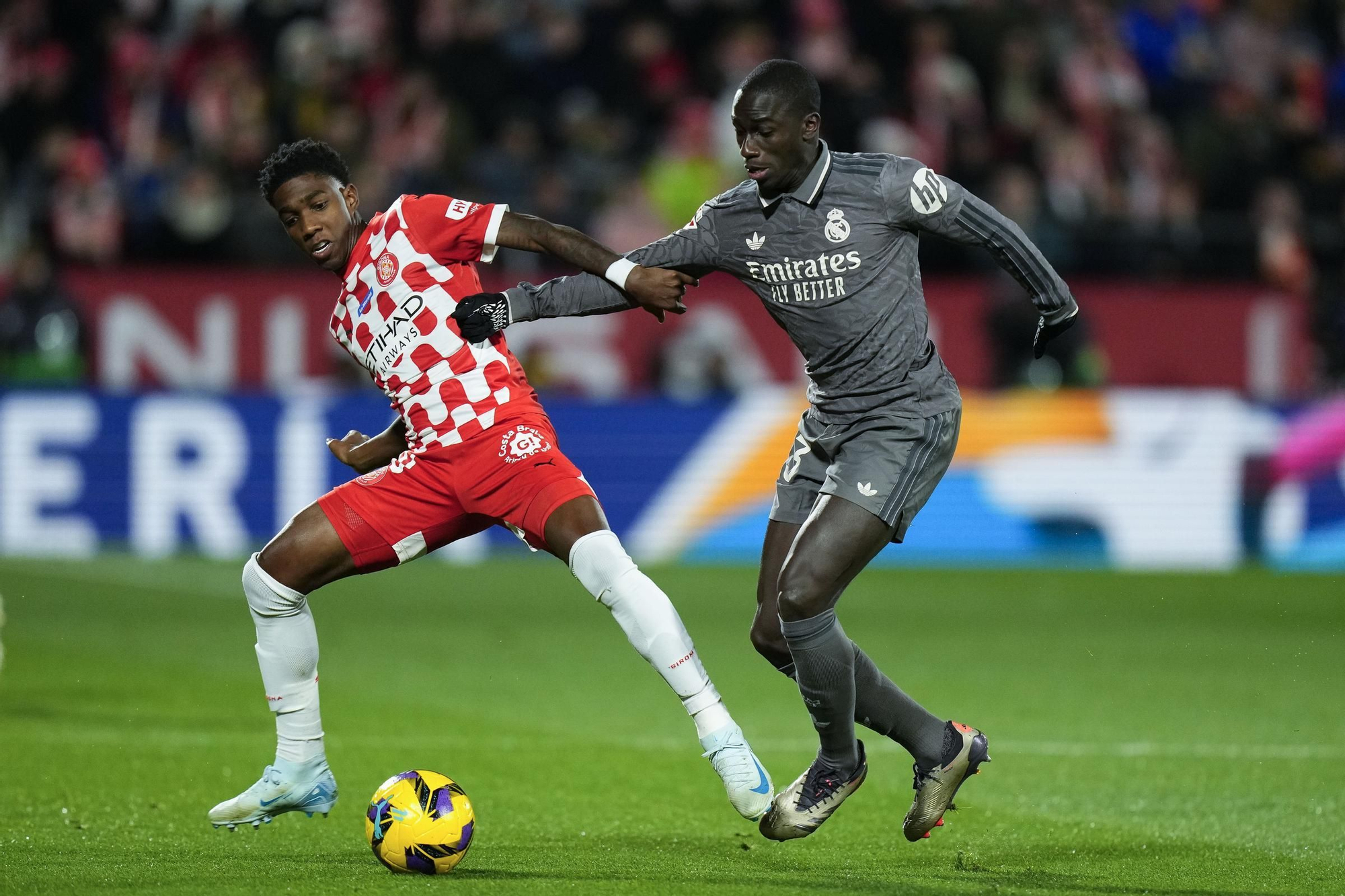 Mendy aumenta la plaga de lesiones musculares