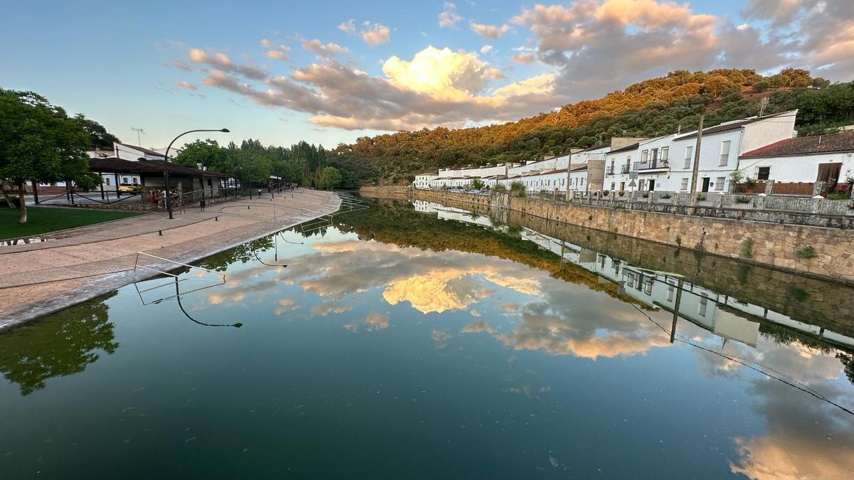 Playa artificial de San Nicolás del Puerto.