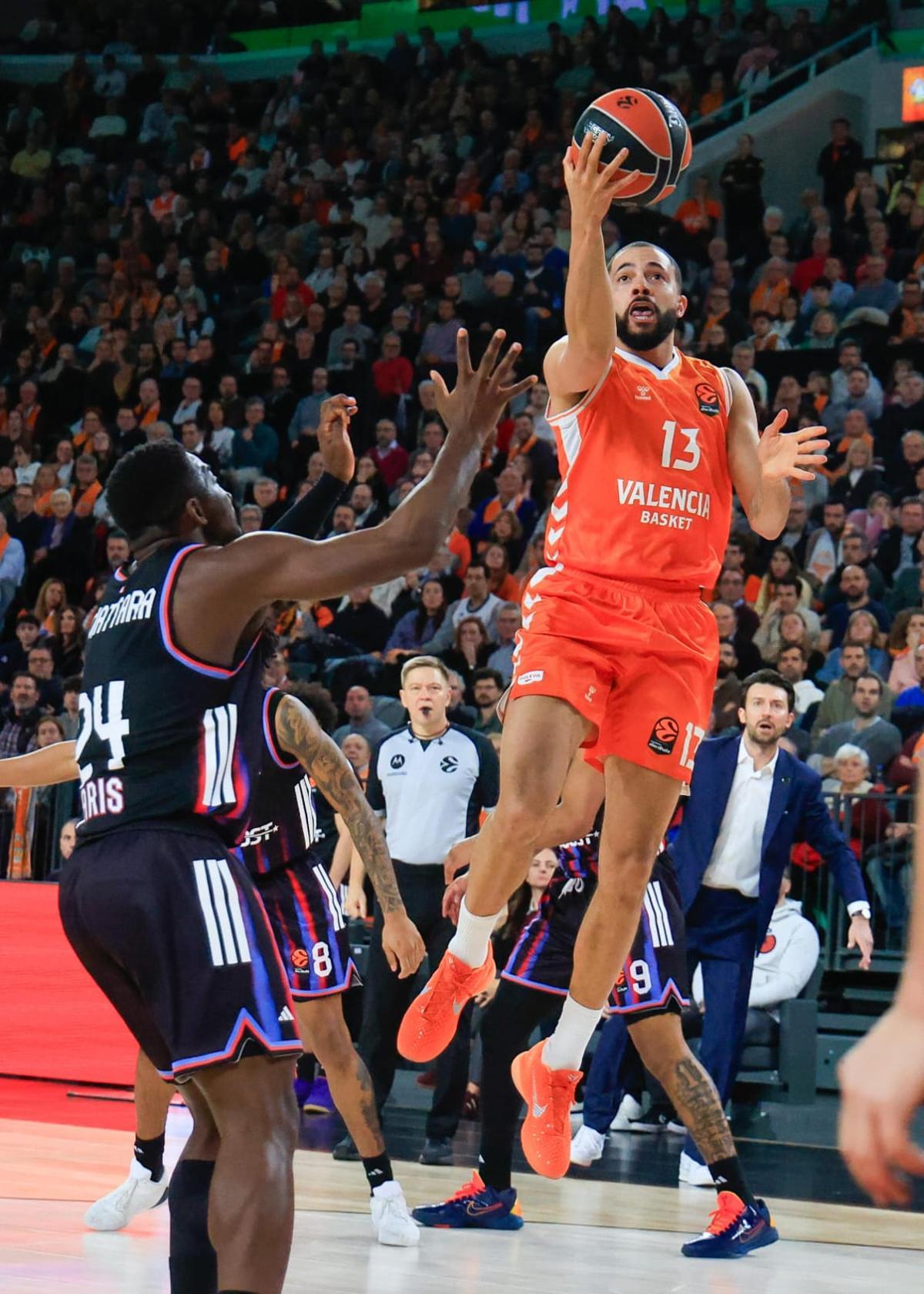 Todas las fotos del Valencia Basket - París Basketball en el Roig Arena