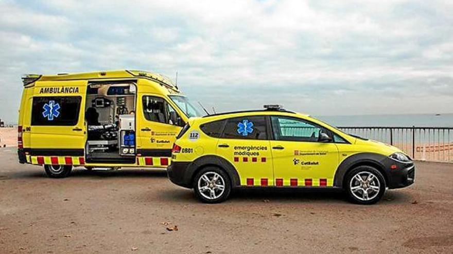 Dos dels nous vehicles del sistema de transport sanitari català