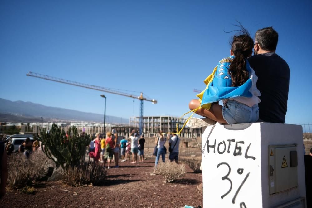 Manifestación en contra del Hotel de La Tejita