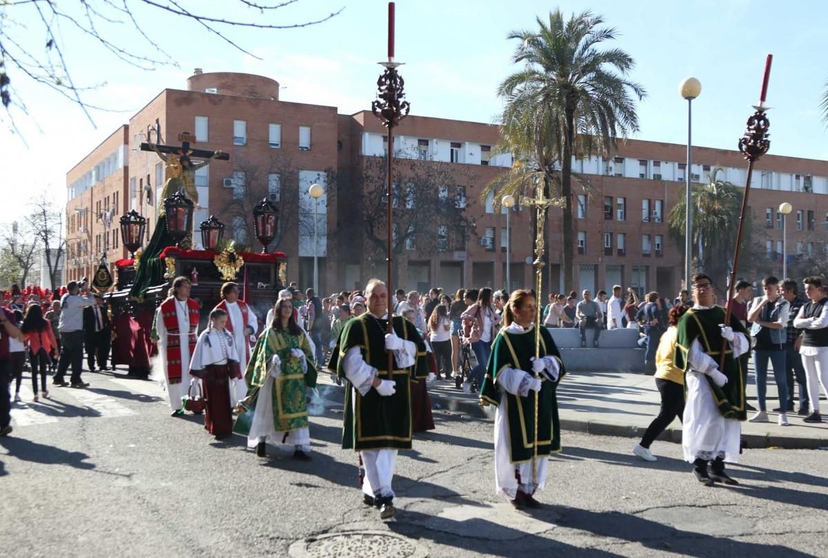 El fervor de Las Palmeras se ensalza con la hermandad de la Piedad