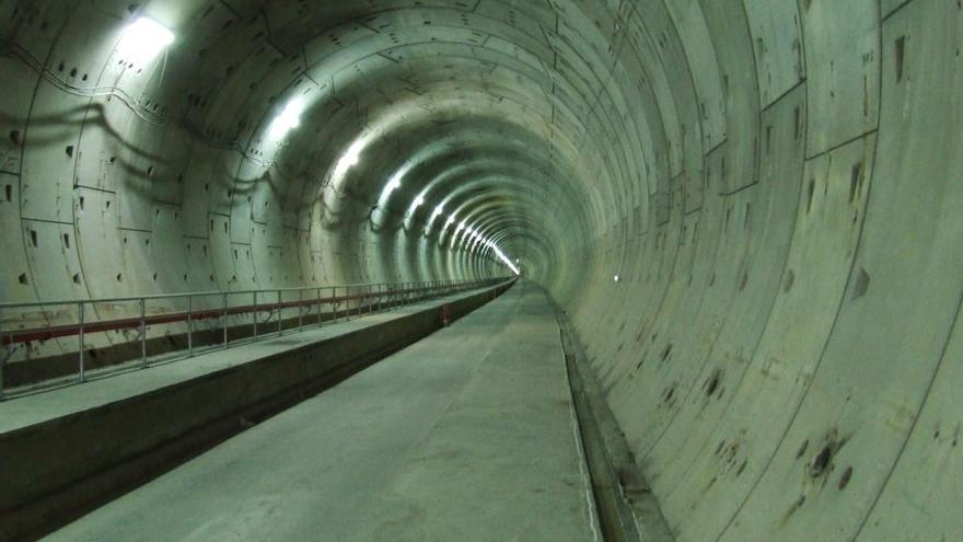 Un túnel del AVE donde trabaja Sando.