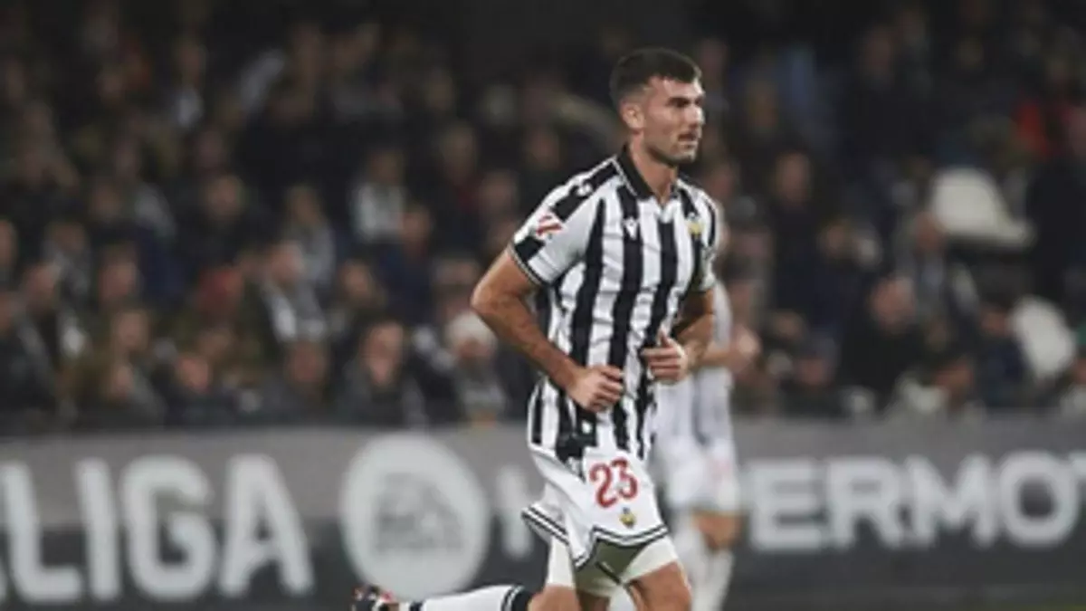 El CD Tenerife ficha al centrocampista tarraconense Josep Calavera
