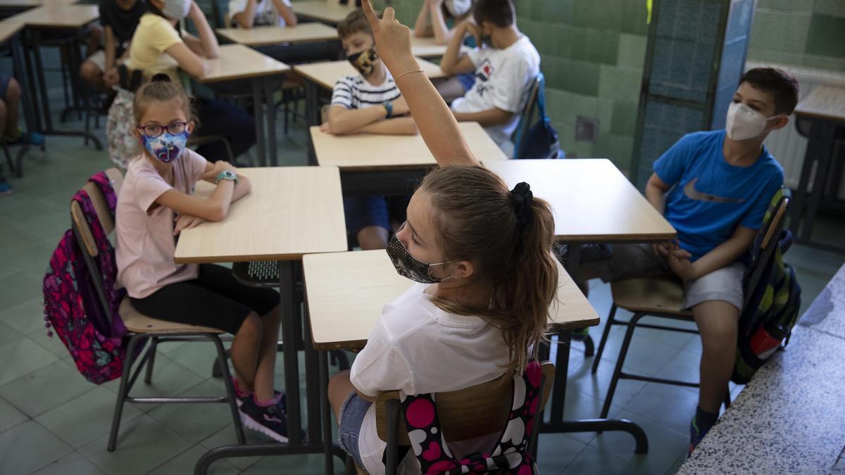 Alumnos catalanes en la vuelta a las aulas tras el verano del 2020.