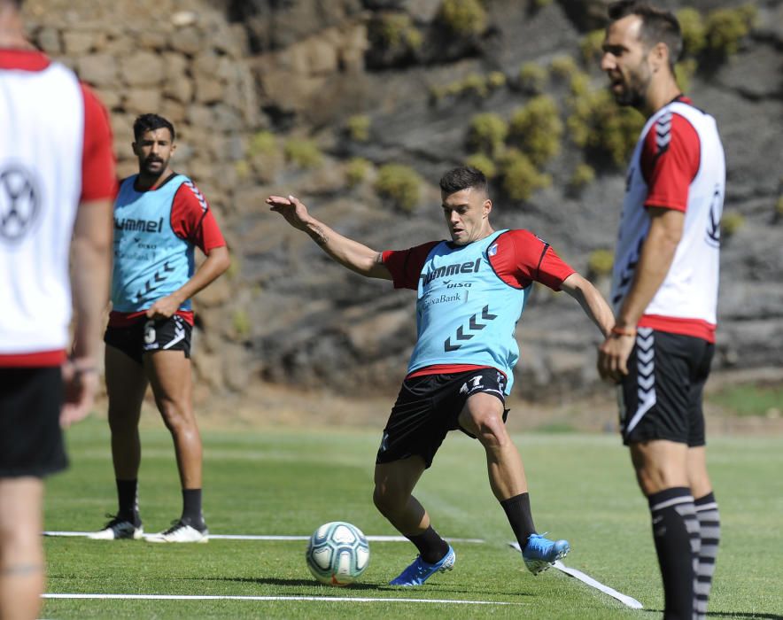 Entrenamiento del Tenerife a falta de 3 fichajes