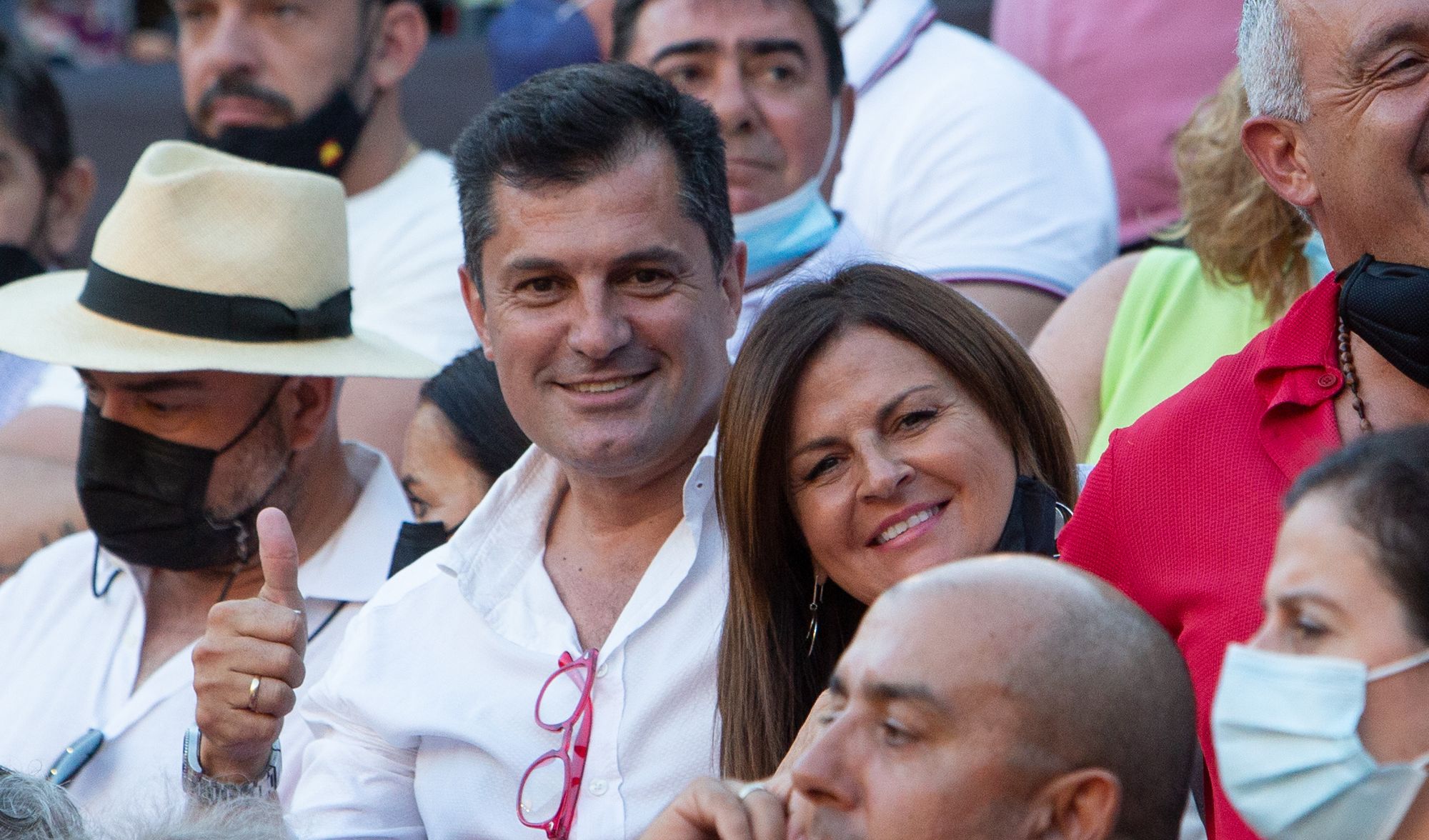 El Juli y Manzanares salen a hombros en la primera tarde de homenaje al maestro de Alicante