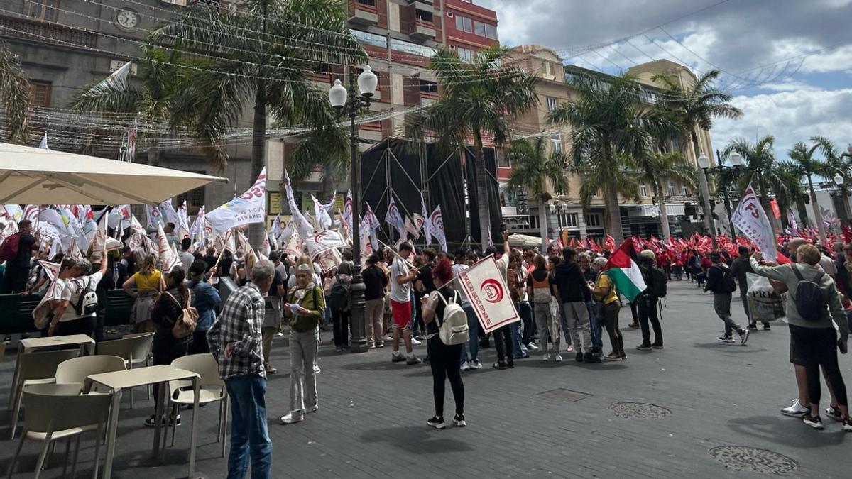 Manifestación por el Día de los Trabajadores en Santa Cruz de Tenerife