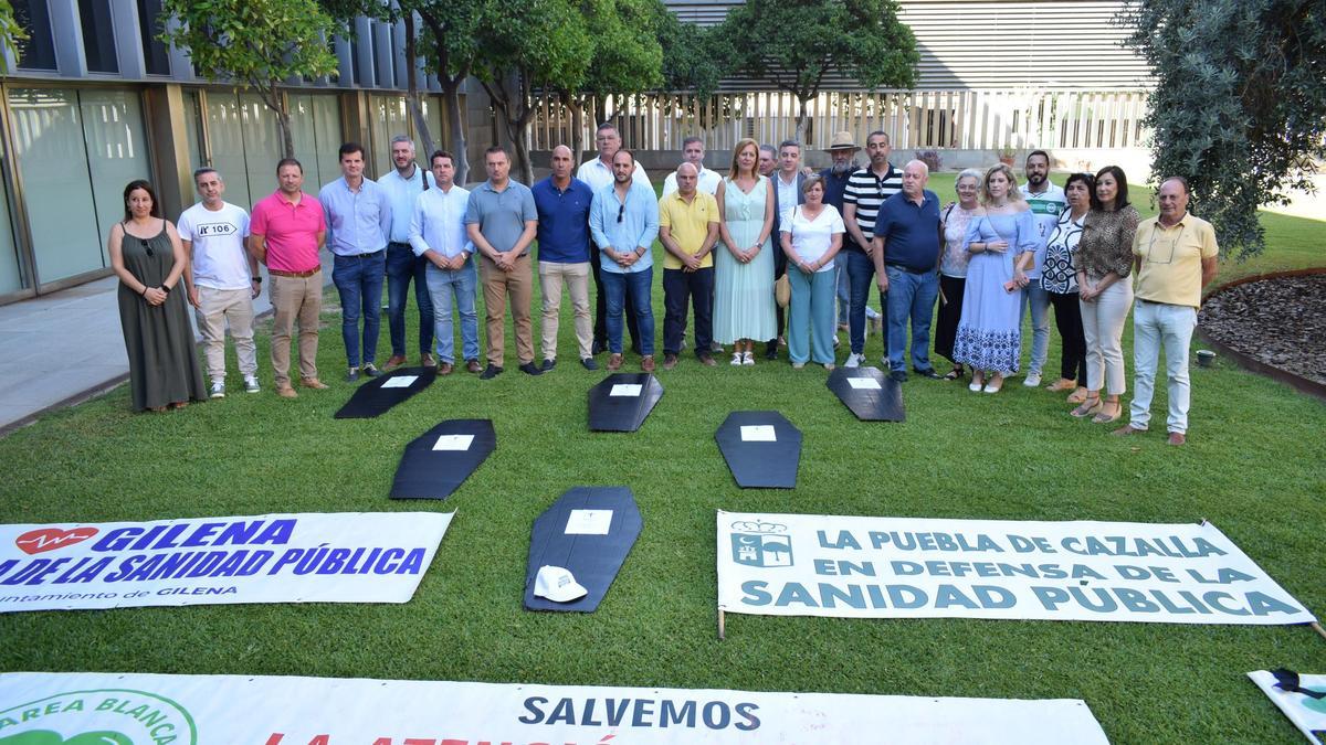 La Campiña y la Sierra Sur de Sevilla se "encierran" en la Diputación por la sanidad