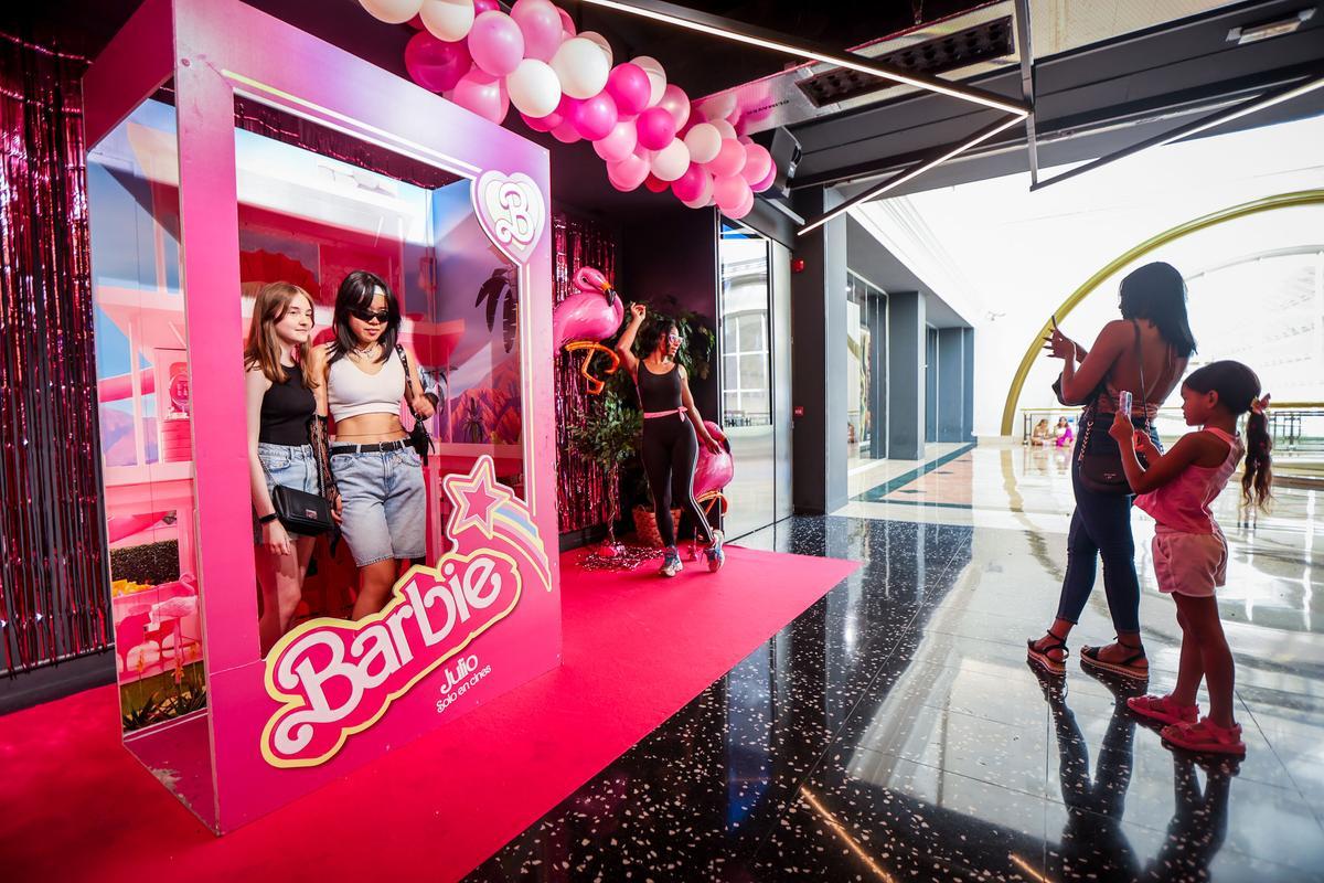 Estreno de Barbie: el público se viste de rosa