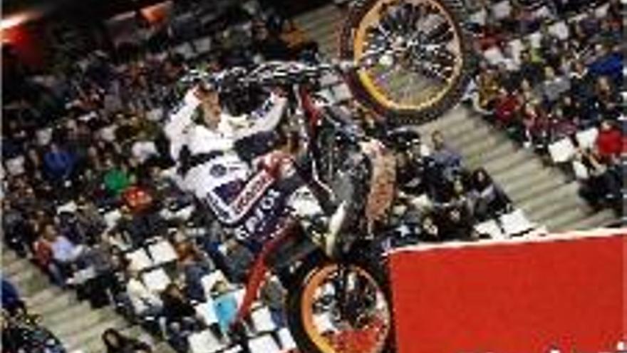 Toni Bou enceta el Mundial  amb una victòria a Sheffield