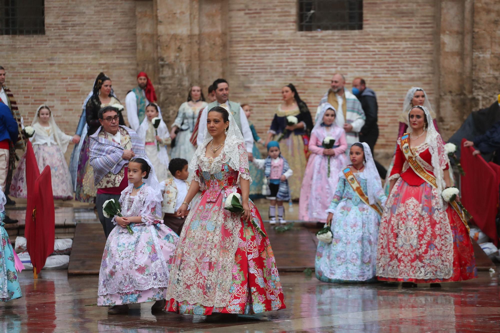 Búscate en el primer día de ofrenda por la calle de la Paz (entre las 17:00 a las 18:00 horas)