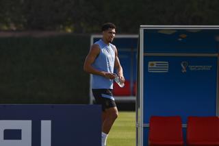Araujo regresa a Barcelona y podría entrenarse el lunes