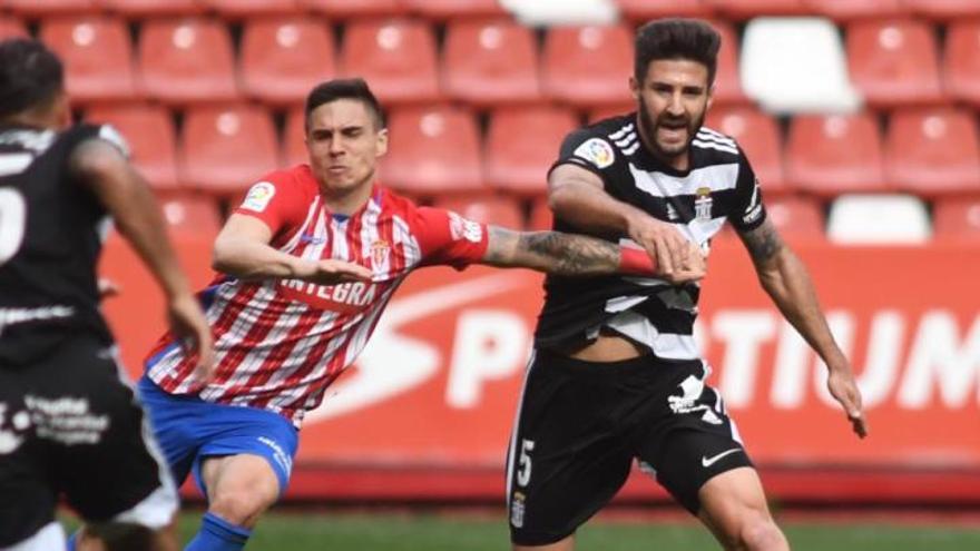 El renovado FC Cartagena se queda sin premio en El Molinón