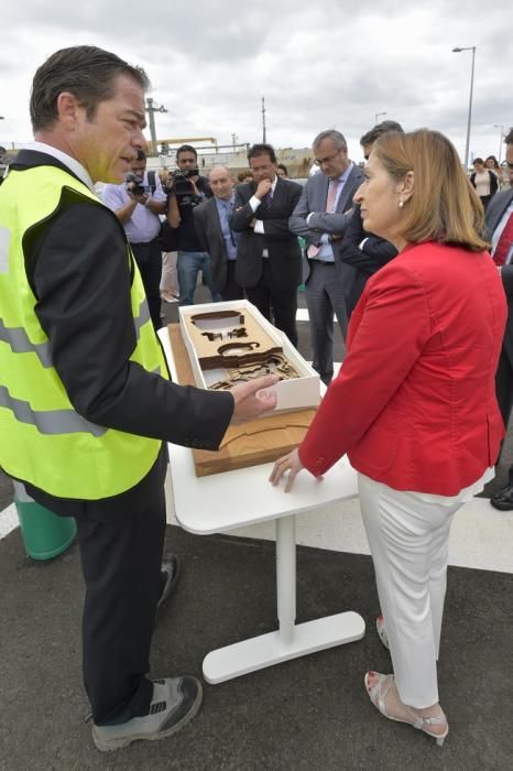 Visita de la ministra Ana Pastor a las naves del ...