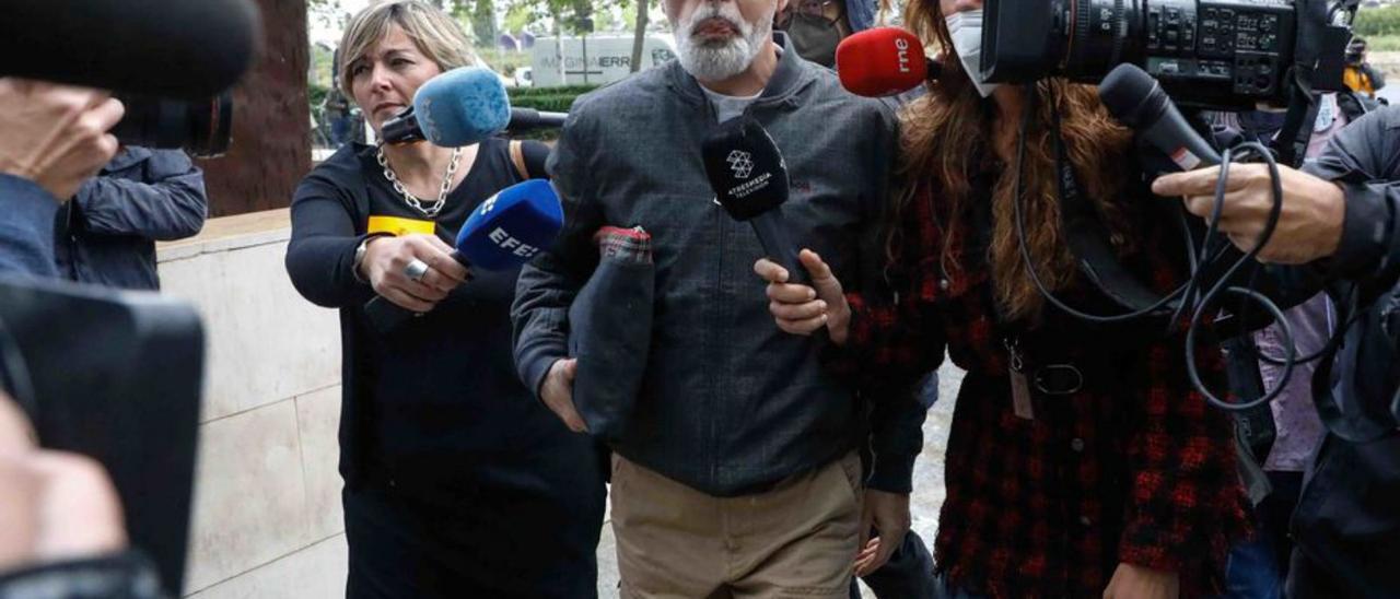 Benavent llega a la primera sesión del juicio el 2 de mayo. | M. A. MONTESINOS
