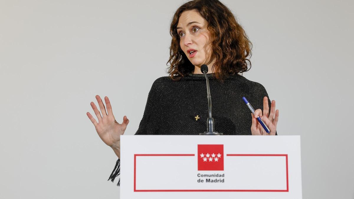 Ayuso insiste en que no participará en el “linchamiento” y “desprestigio” de Julio Iglesias por parte de políticos