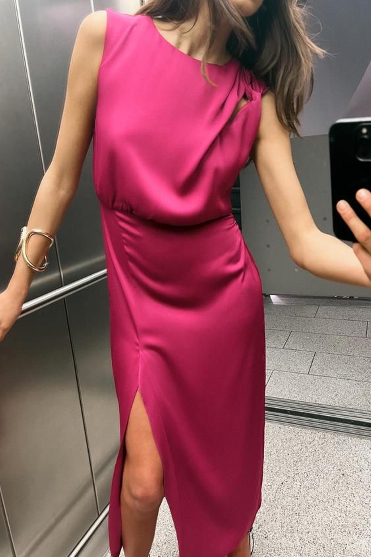 Vestido satinado rosa