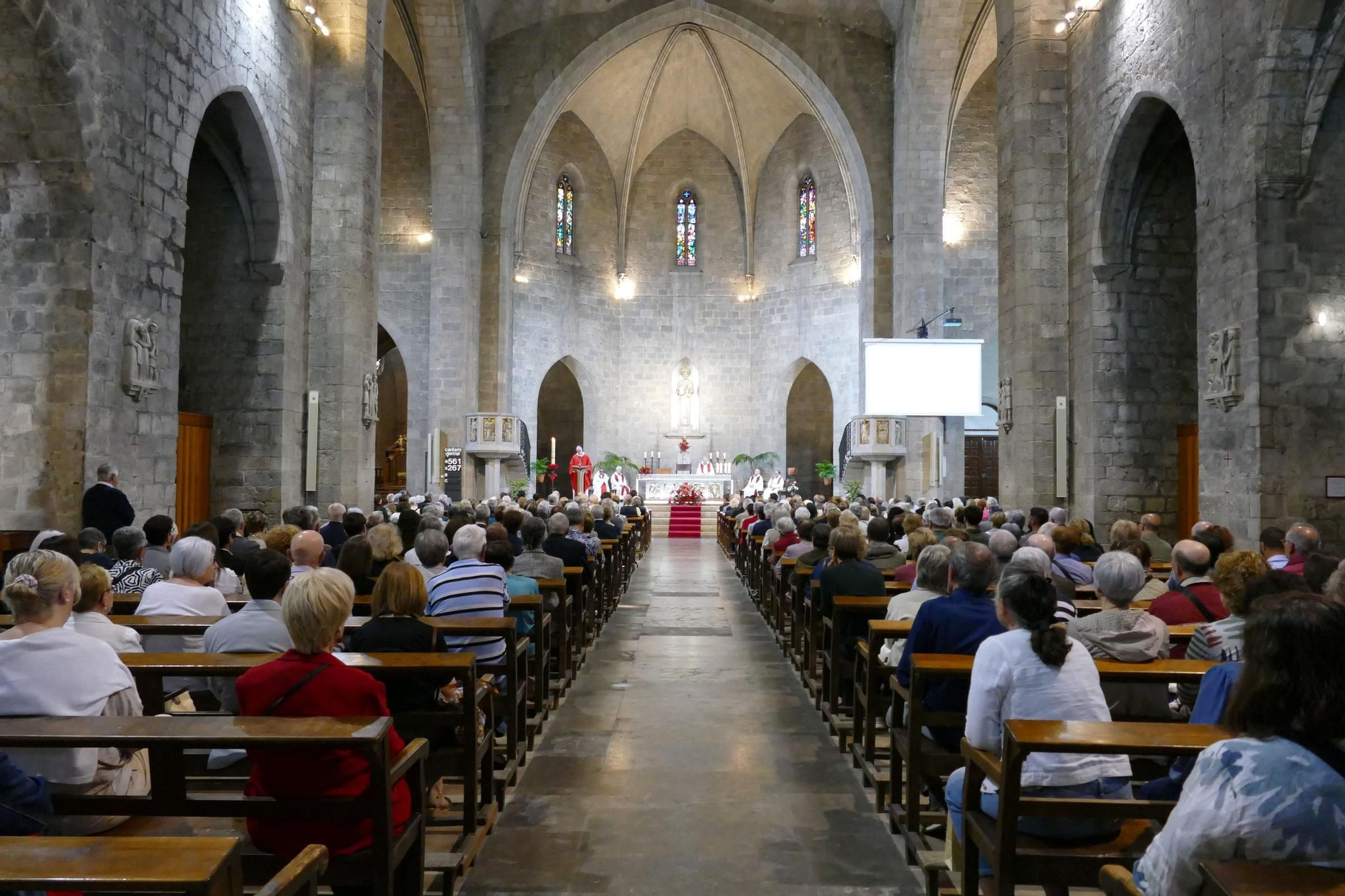 El bisbe de Girona, Octavi Vilà, oficia la cerimònia principal de les Fires i Festes de la Santa Creu de Figueres