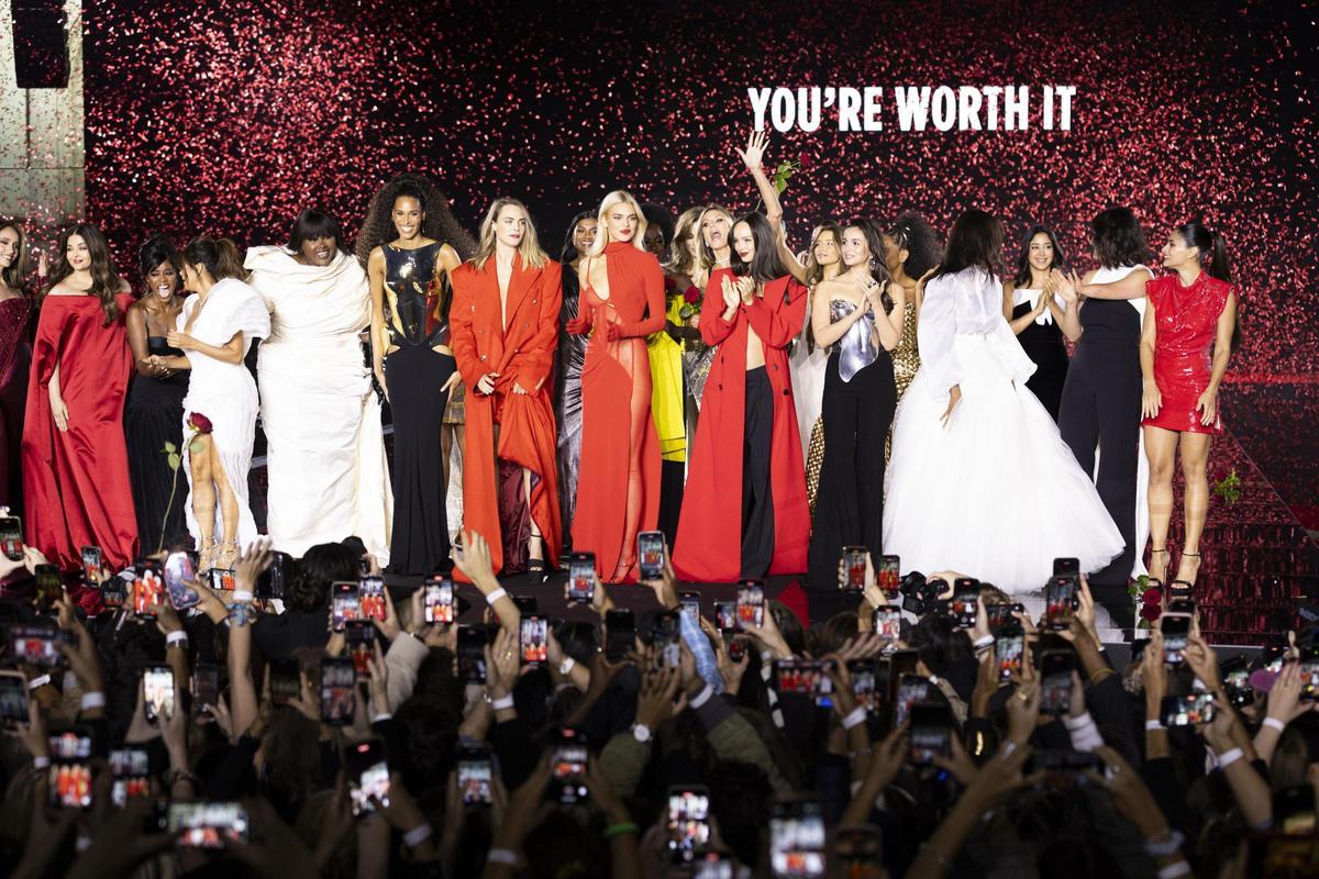 Desfile de L'Oréal Paris en la Semana de la Moda de París