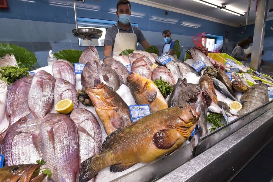 Jueves Santo en los mercados de la capital grancanaria