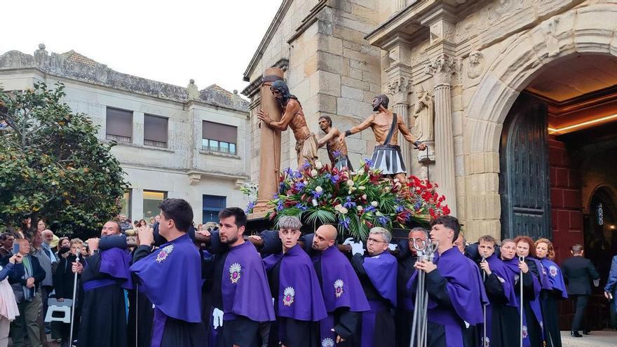 Fervor y pasión en Cangas por el Jueves Santo
