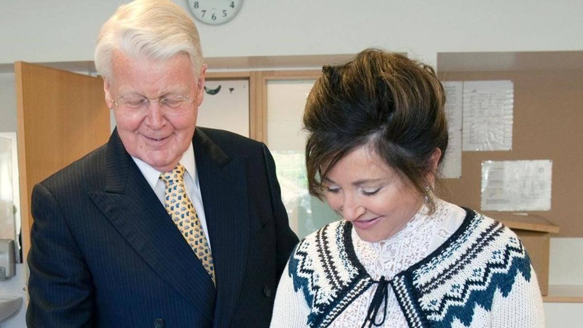 El presidente islandés, Olafur Ragnar Grimsson, y su esposa Dorrit Moussaieff.