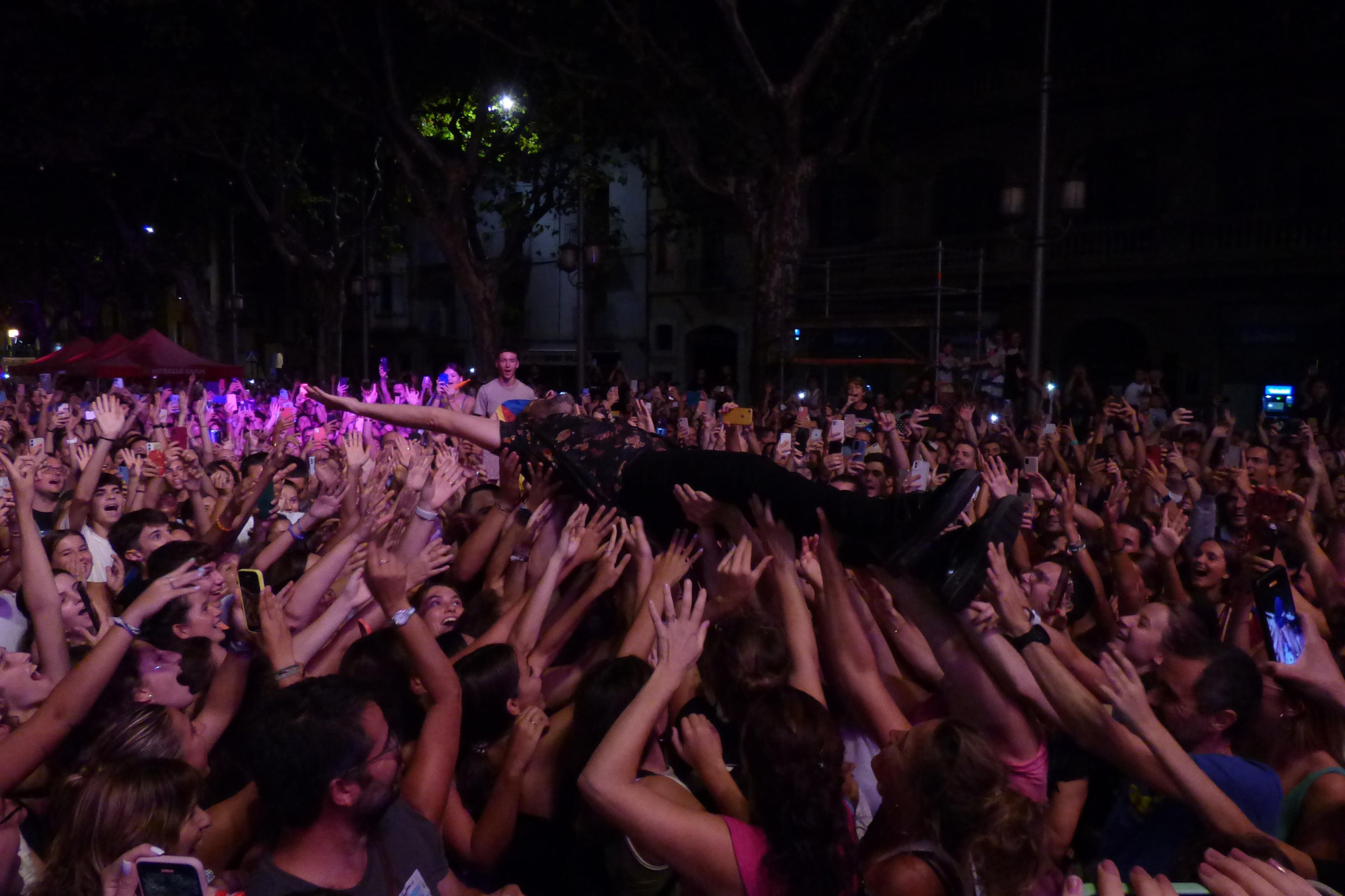 Figueres es desborda amb la tercera nit del festival acústica