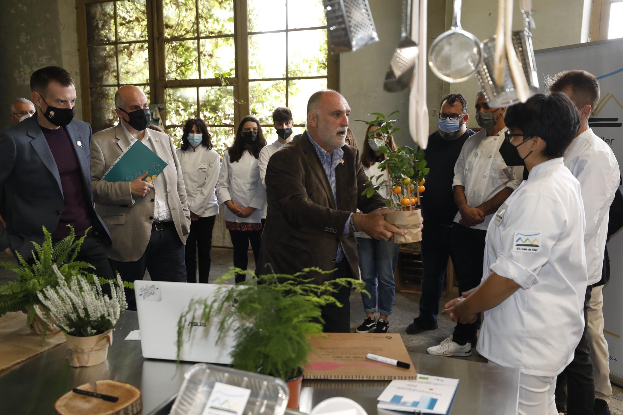 José Andrés encuentra "equipo" solidario para las cocinas de Asturias