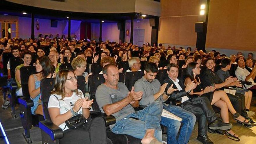 El Teatre Patronat, ple a vessar, en la projecció d&#039;ahir a la nit