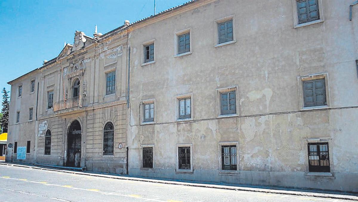 Antiguo Convento de Capuchinos en Paseo de Campoamor.