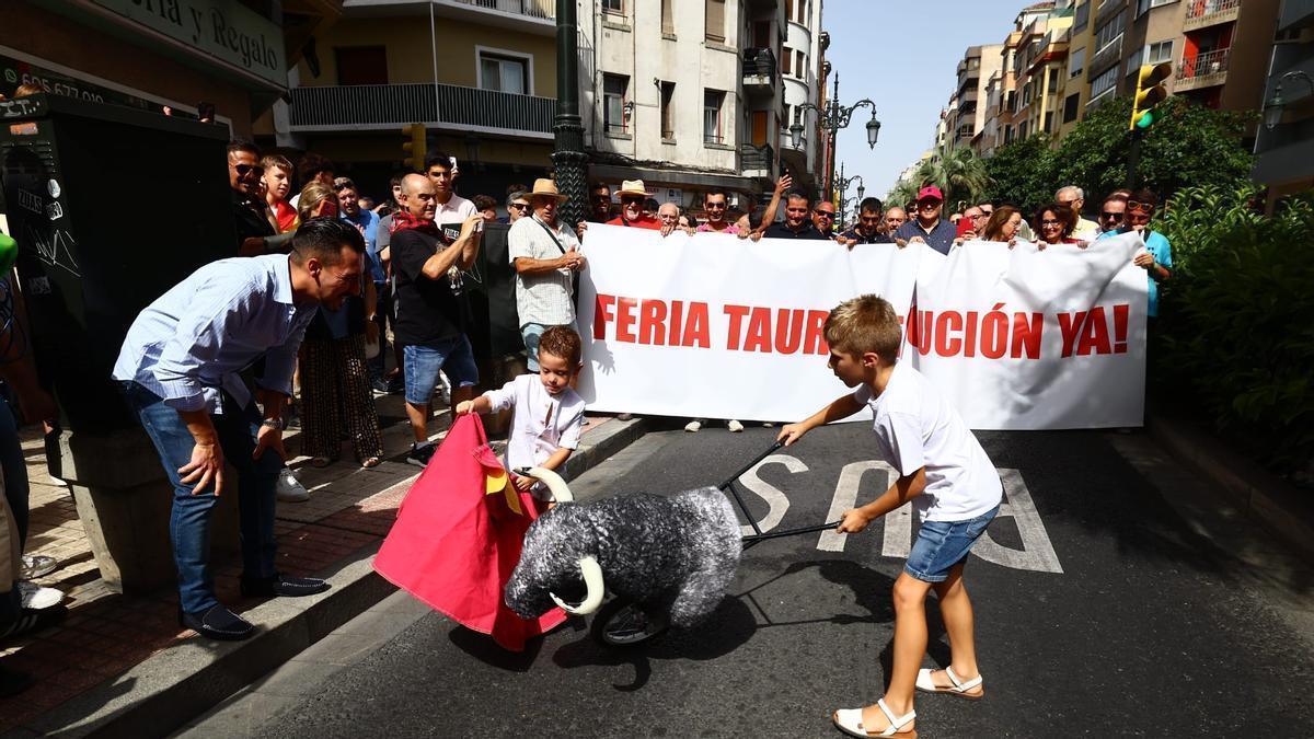 Más de 1.000 personas se manifiestan para que haya toros en Zaragoza
