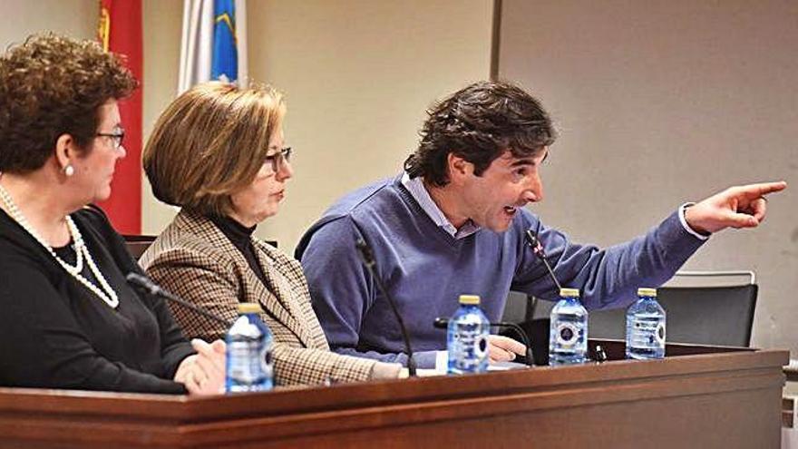 El portavoz del PP, Ernesto Anido, durante un pleno de Sada.