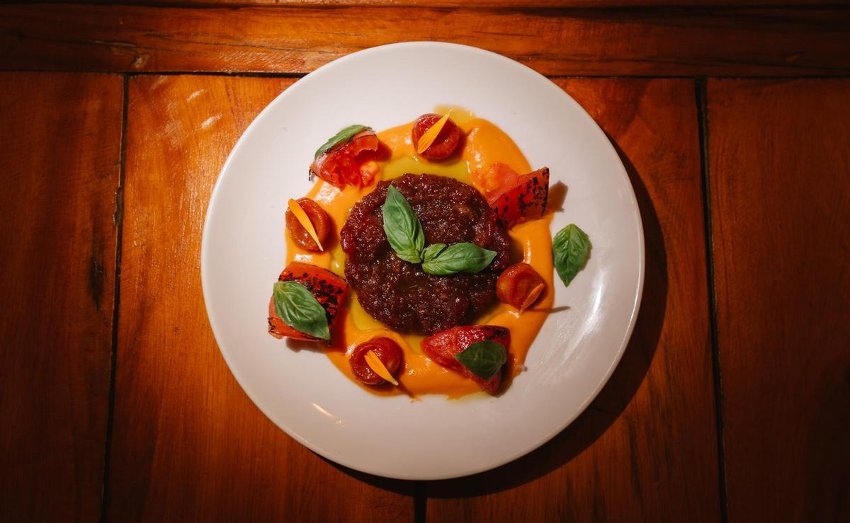 El tartar de atún Balfegó con salmorejo.