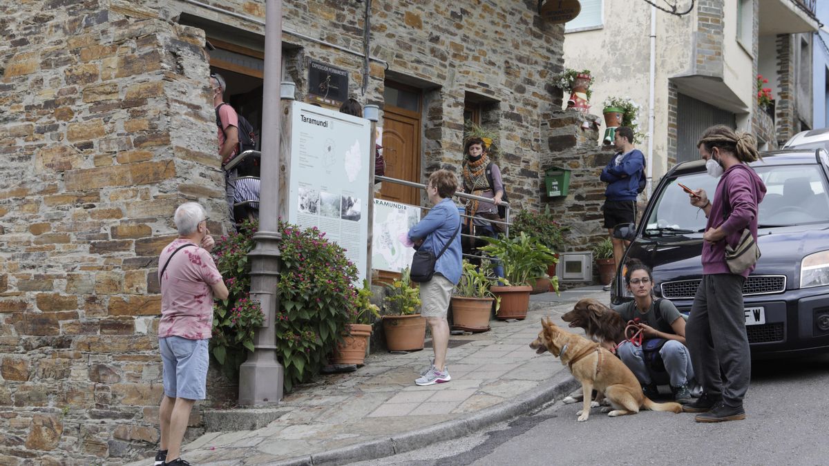 Ambiente de turismo en Taramundi.