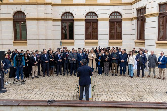 El brindis de Información con los alcaldes de Alicante en los jardines de la Diputación