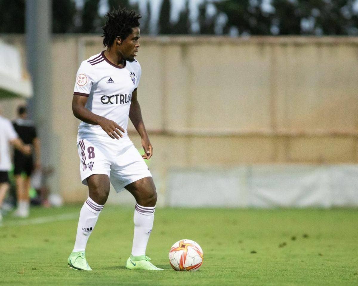 Jean Jules, en un encuentro con el Albacete en 2021