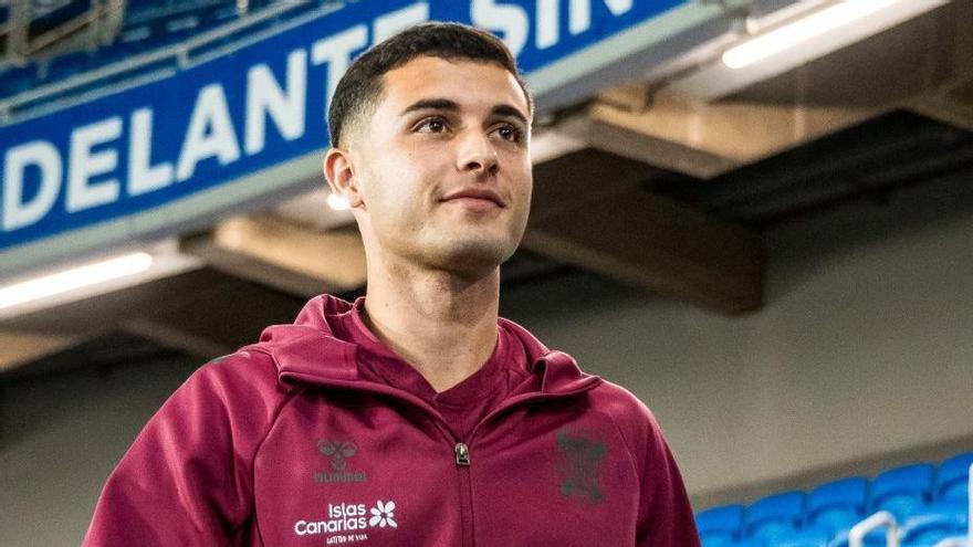 Fran Sabina, a su llegada al Heliodoro para el Tenerife-Granada. | CD TENERIFE