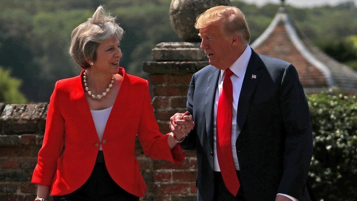 Theresa May y Donald Trump, durante la visita que el estadounidense realizó en el 2018.