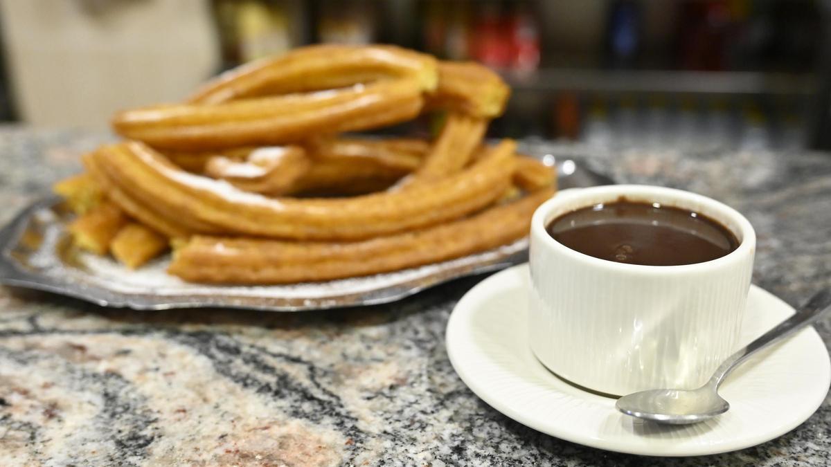 Los churros y el chocolate que preparan Joaquín y María del Mar, una apuesta segura.