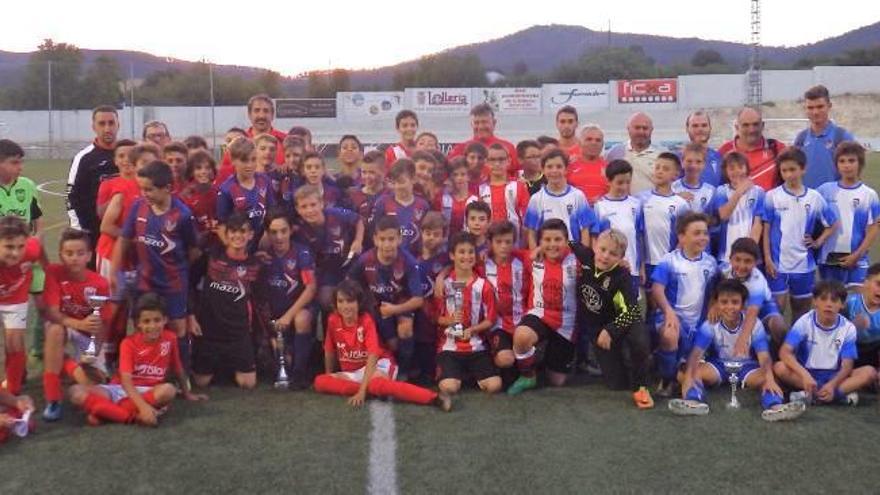 El Alzira gana el torneo cuadrangular alevín de l&#039;Olleria